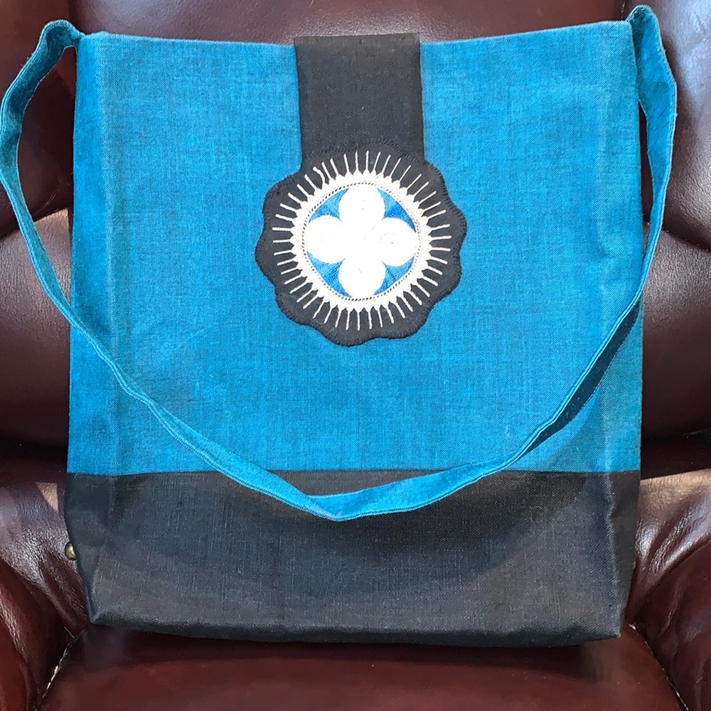 Black & Blue Shoulder Tote
